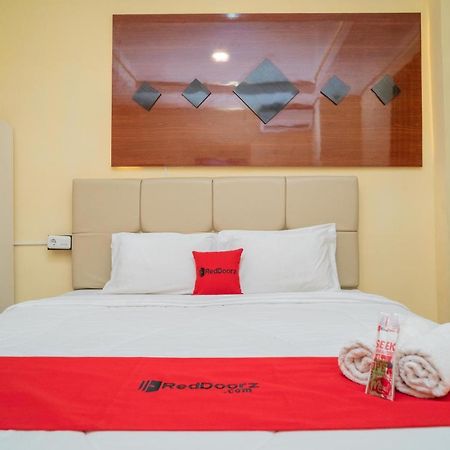 Reddoorz Plus Syariah Near Pasar Turi Surabaya Eksteriør billede