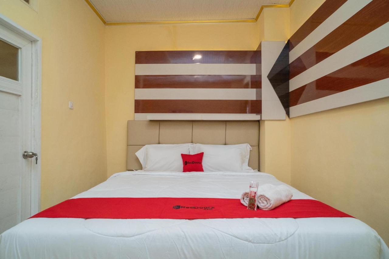 Reddoorz Plus Syariah Near Pasar Turi Surabaya Eksteriør billede