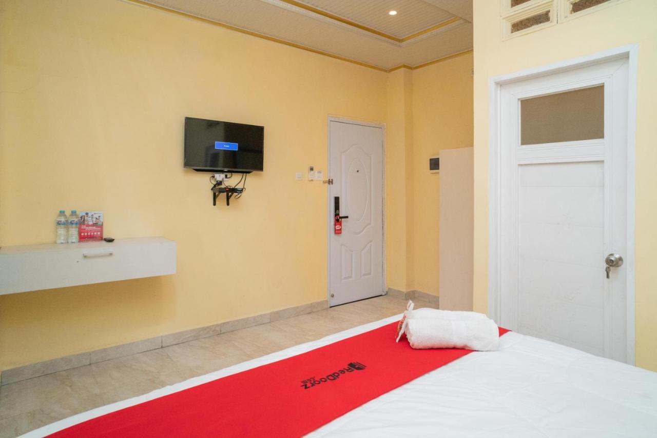 Reddoorz Plus Syariah Near Pasar Turi Surabaya Eksteriør billede